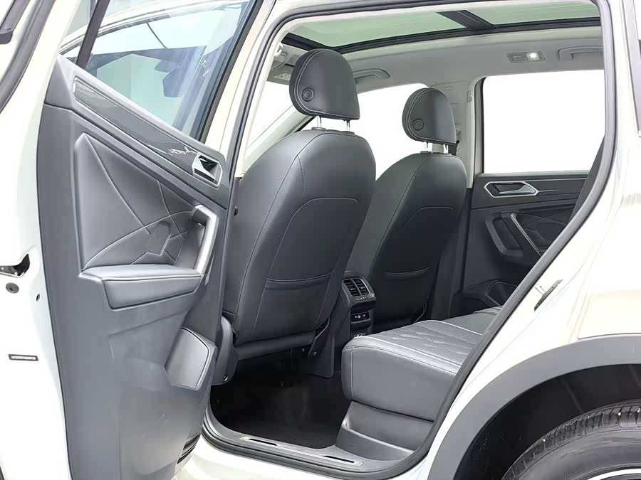 Volkswagen Tiguan L 2022, фото 5