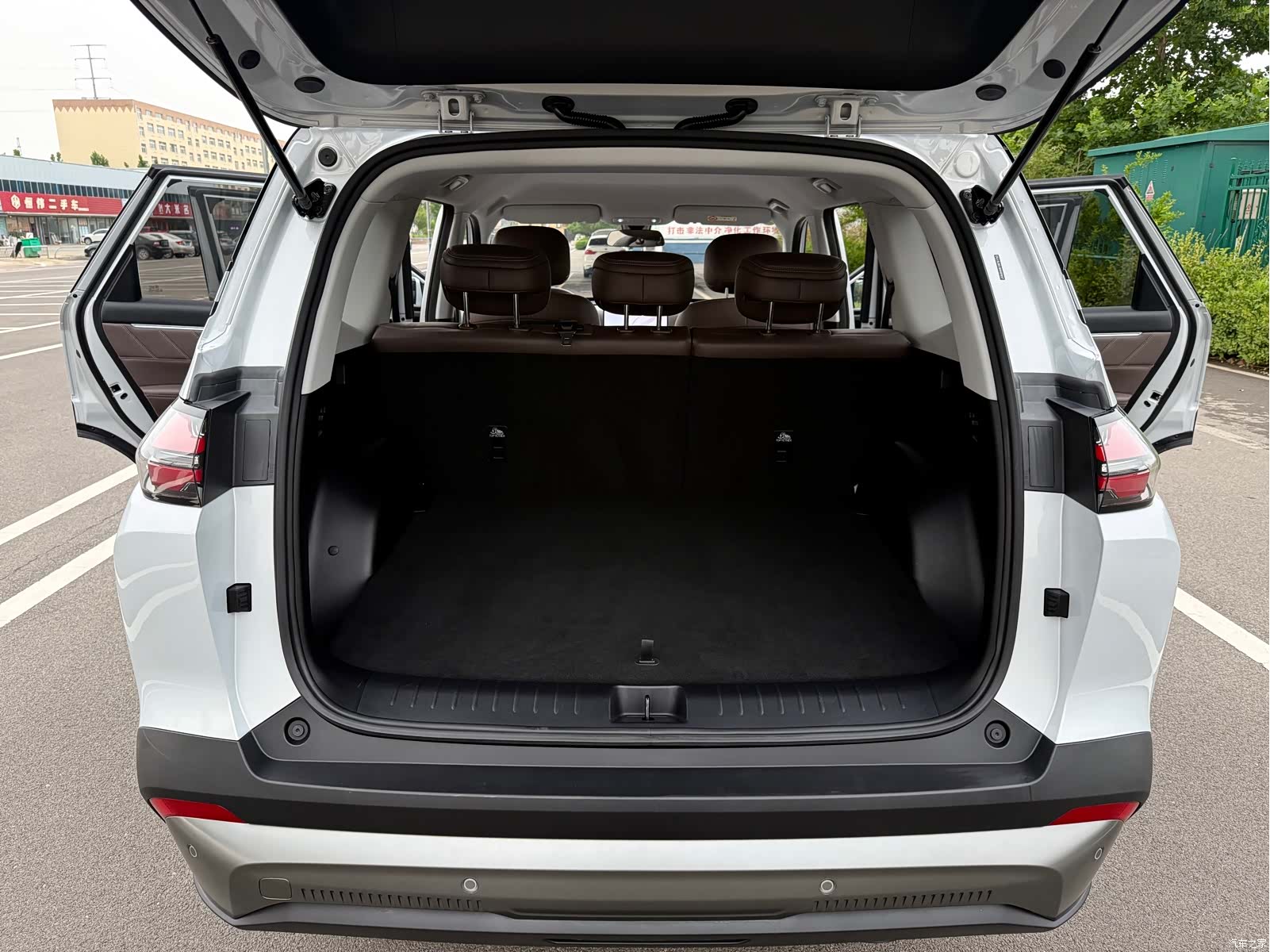 Wuling 560, 2025 9