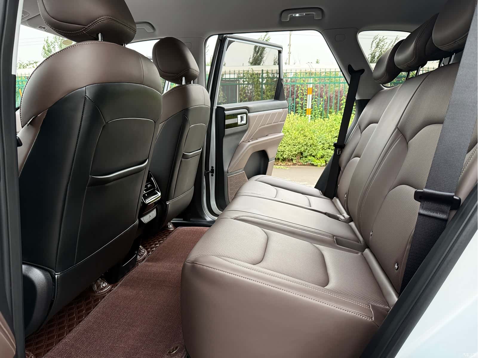 Wuling 560, 2025 13