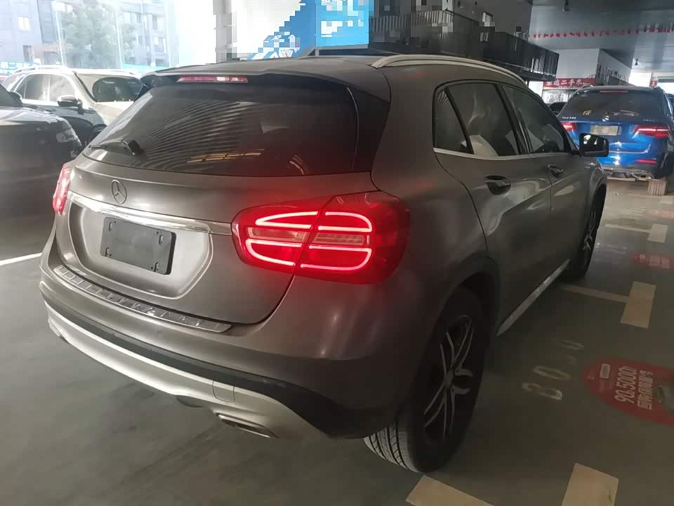 Mercedes-Benz GLA
