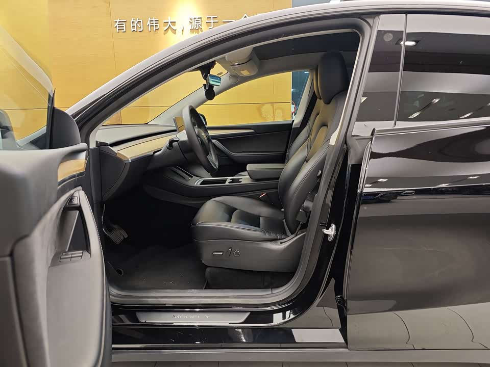 Tesla Model Y Tesla Model Y
