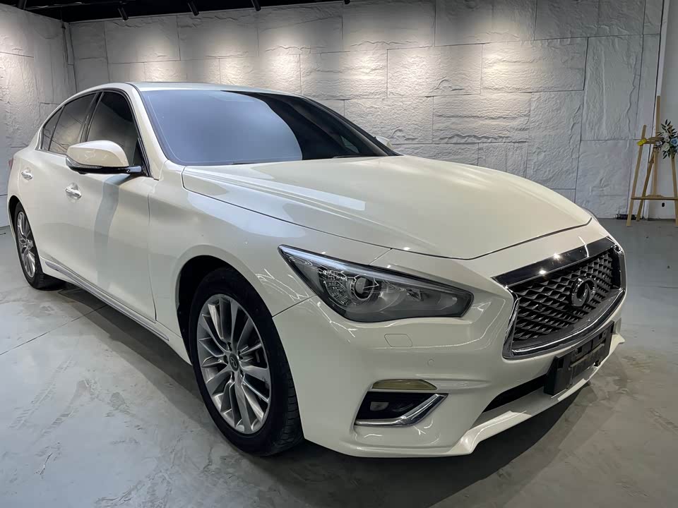 Infiniti Q50L