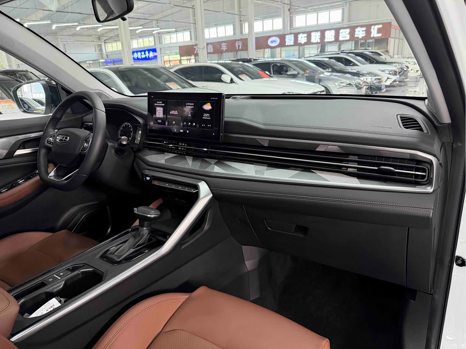 Geely X6, 2024 17