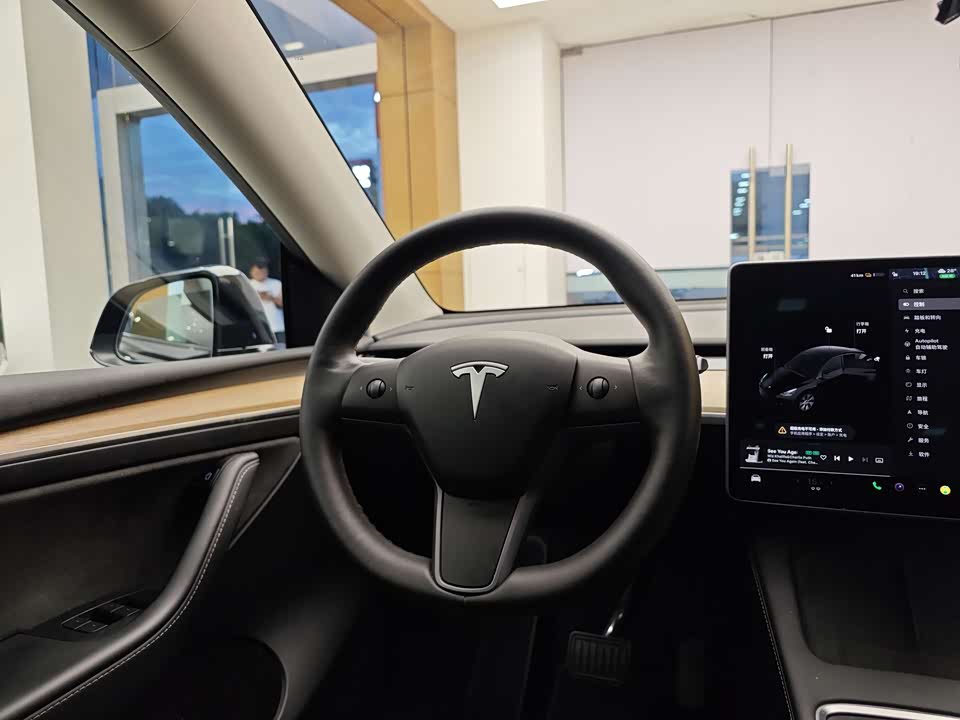 Tesla Model Y Tesla Model Y