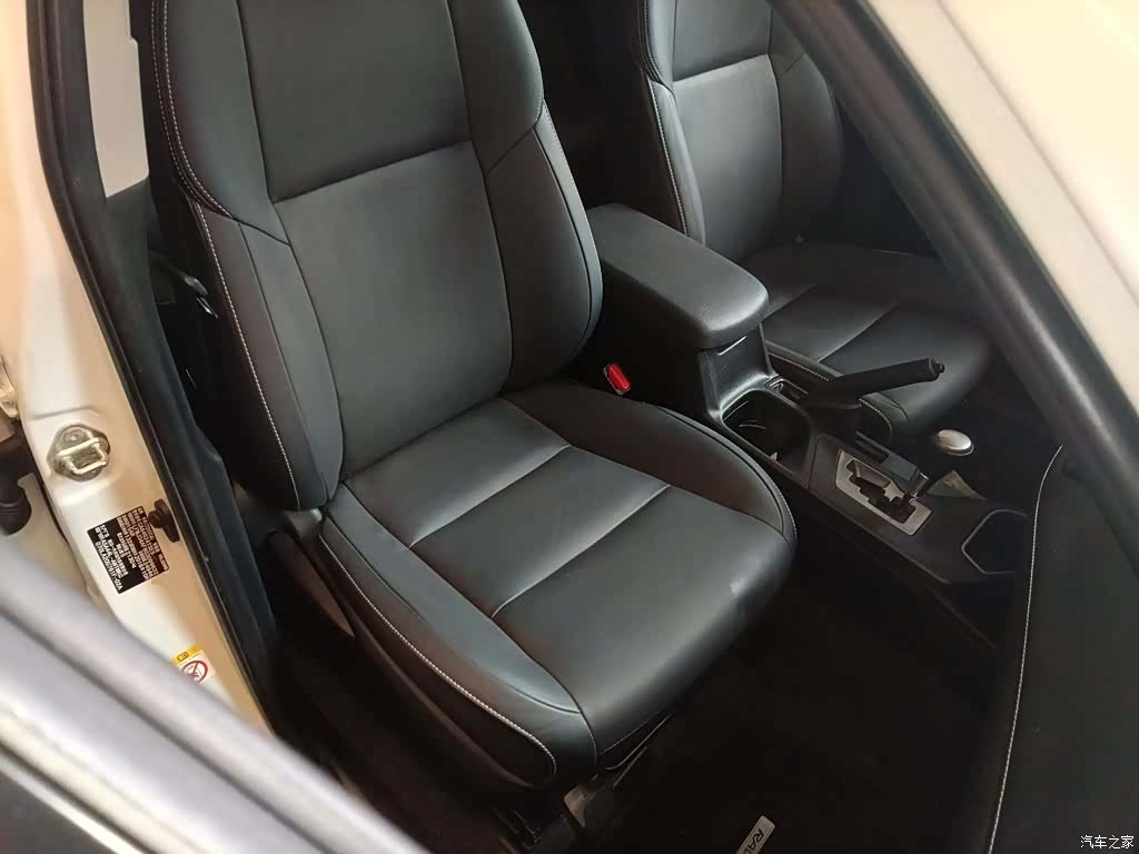 Toyota RAV4, 2016 4