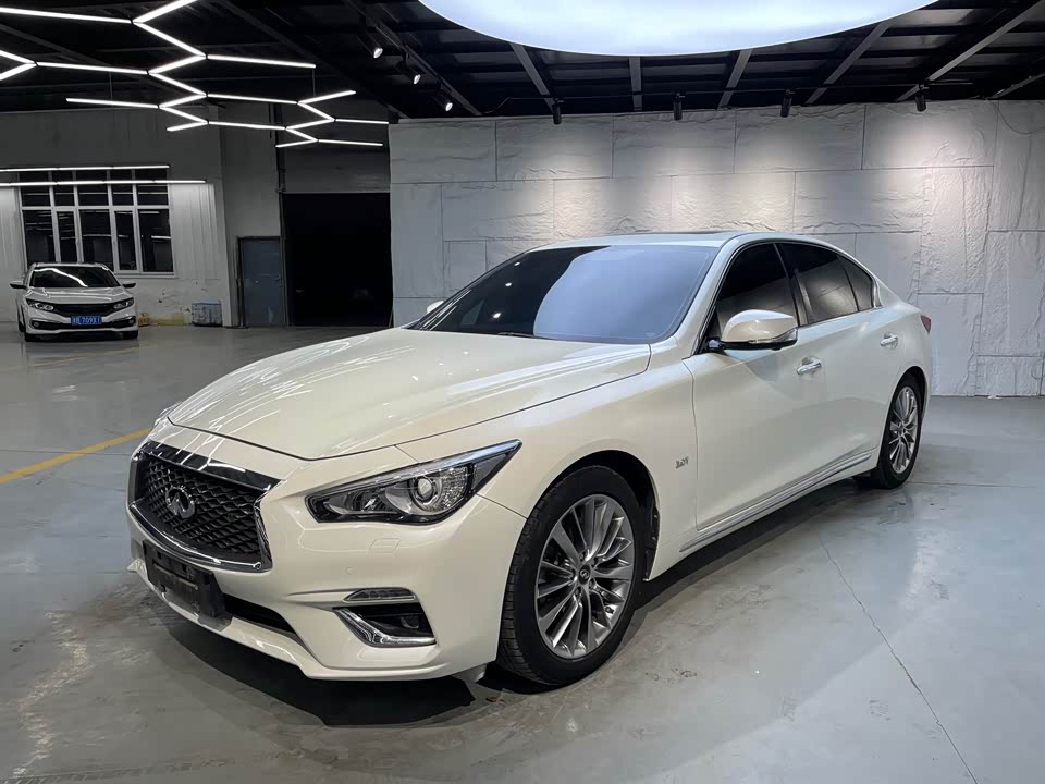 Infiniti Q50L