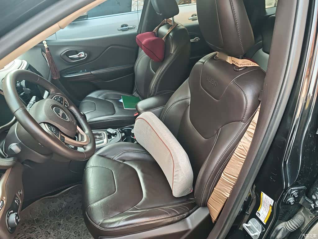 Jeep Cherokee, 2015 8