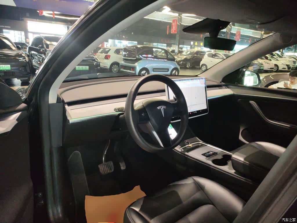Tesla Model Y, 2024 10