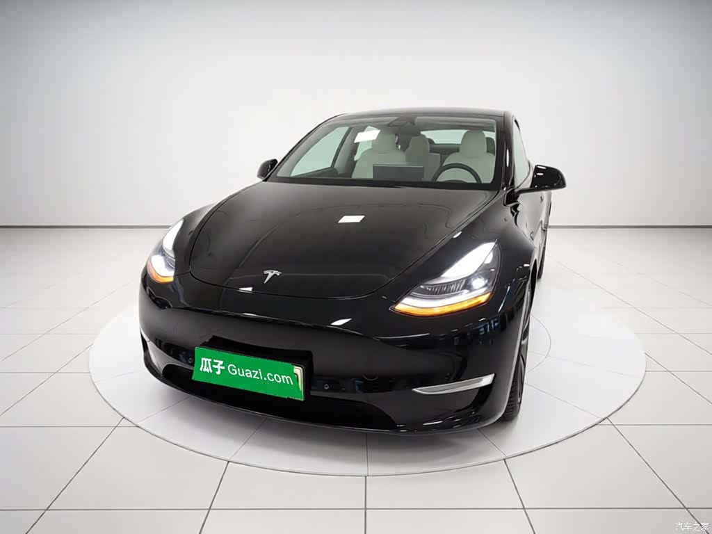Tesla Model Y, 2021 3