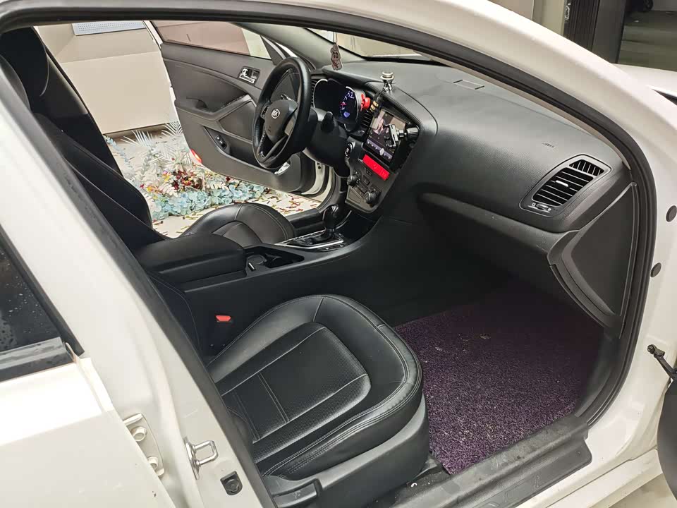 Kia K5 Kia K5