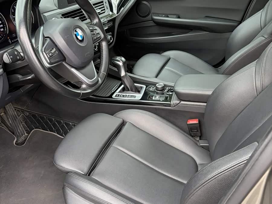 BMW 1 Series 2018, фото 13