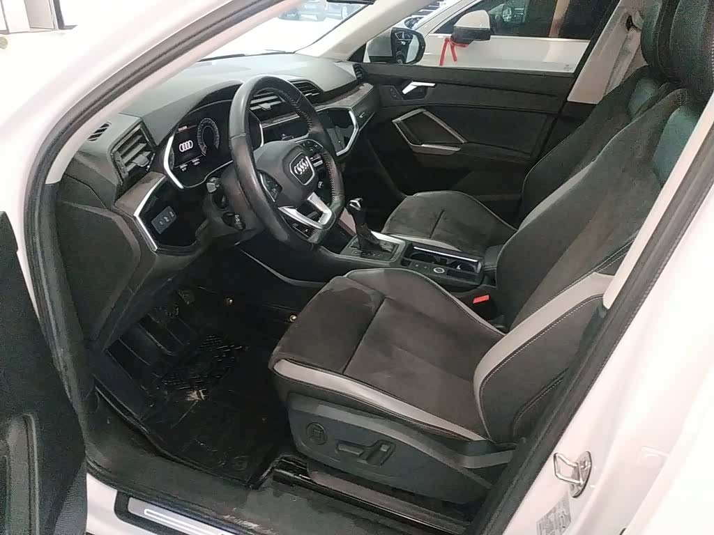 Audi Q3, 2022 10