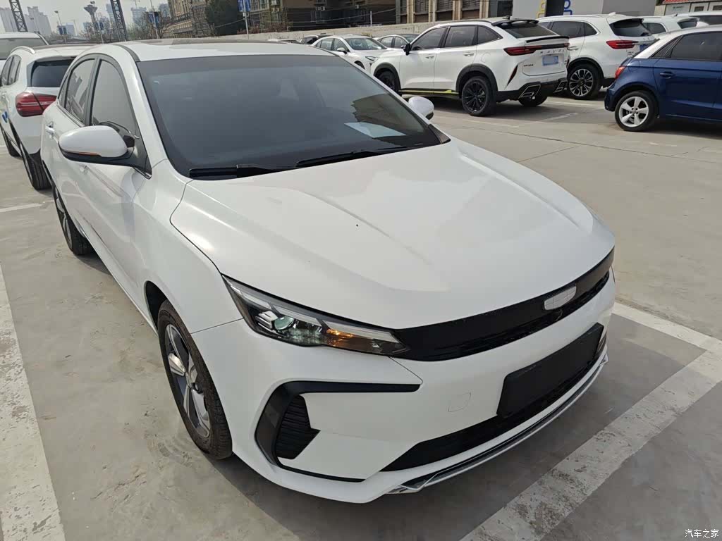 Geely Emgrand, 2024 4