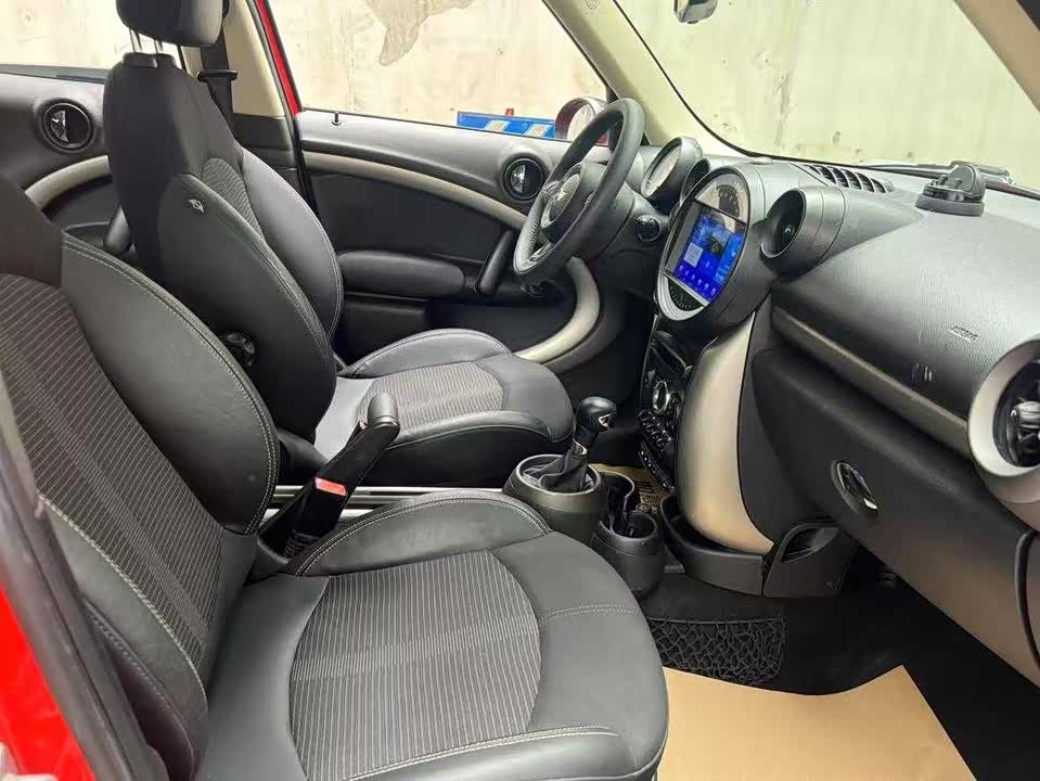 MINI COUNTRYMAN