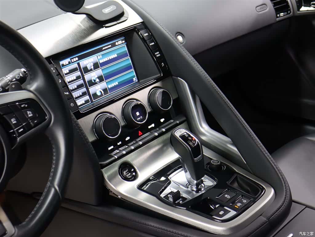 Jaguar F-TYPE, 2015 10