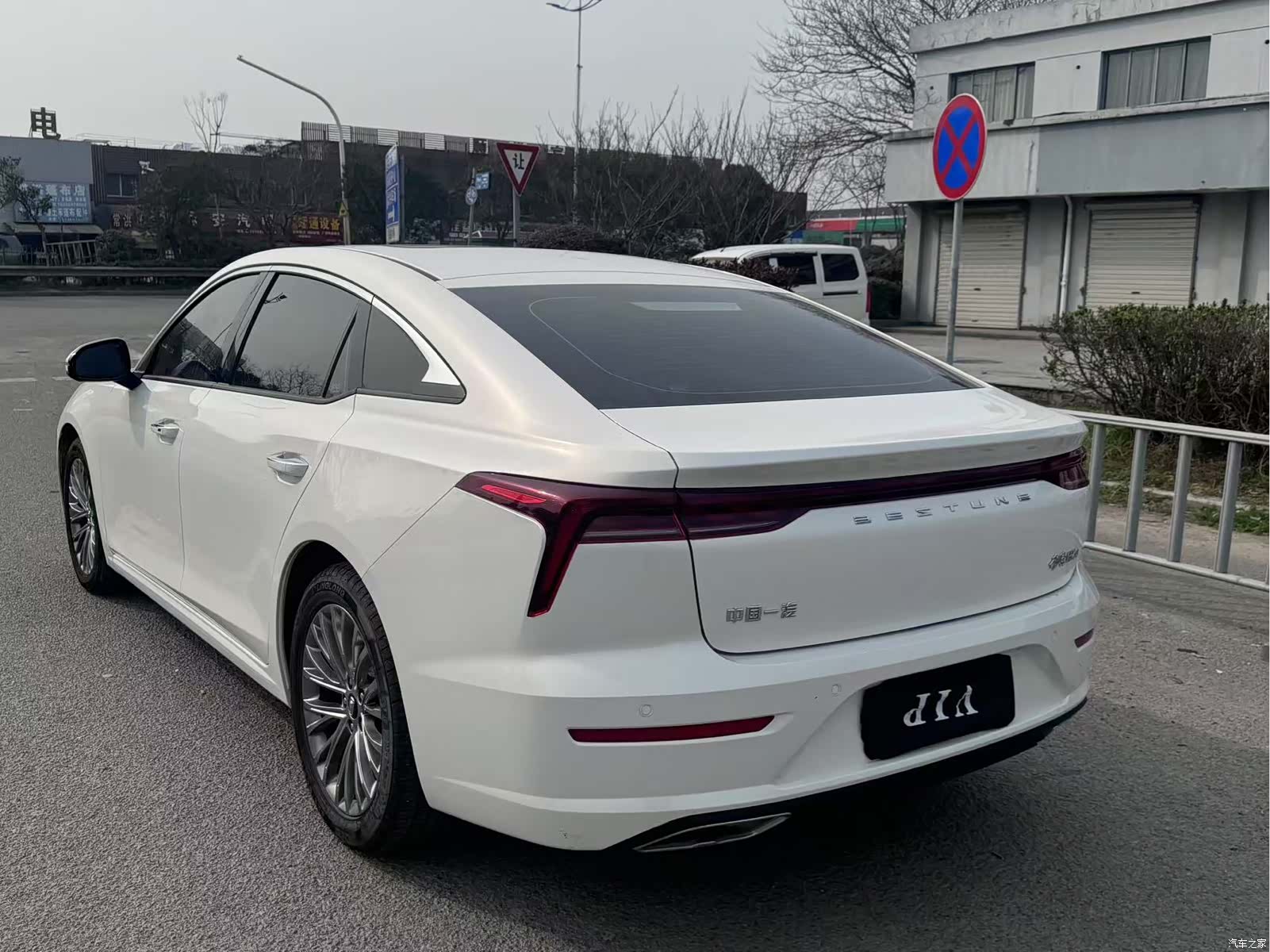 Bestune B70, 2022 12