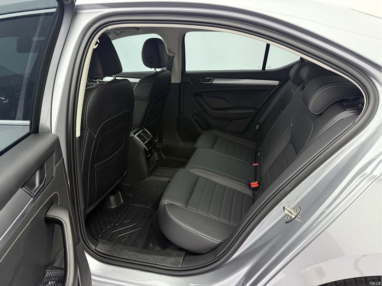 Skoda Superb, 2024 16