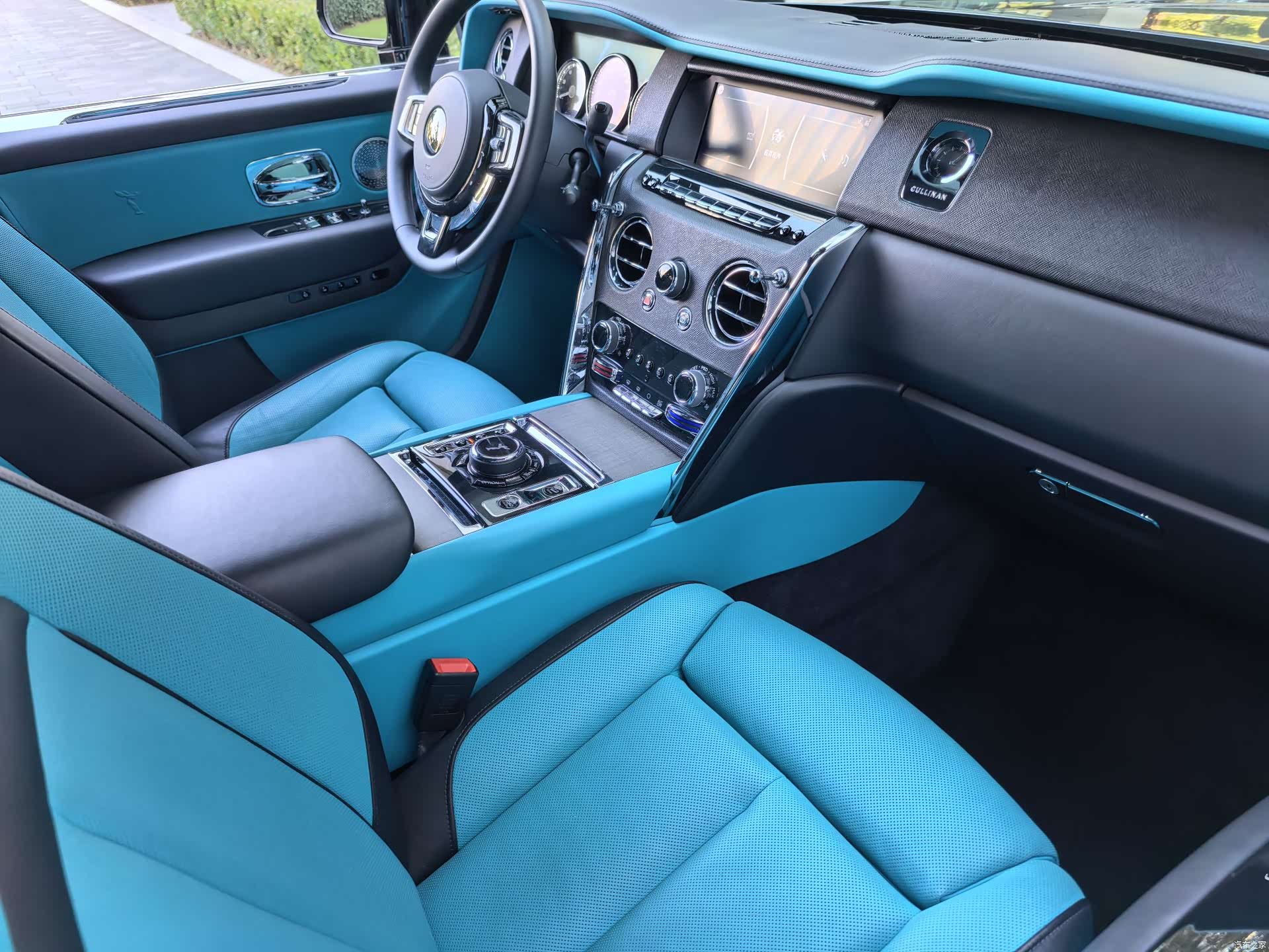 Rolls-Royce Cullinan, 2022 22