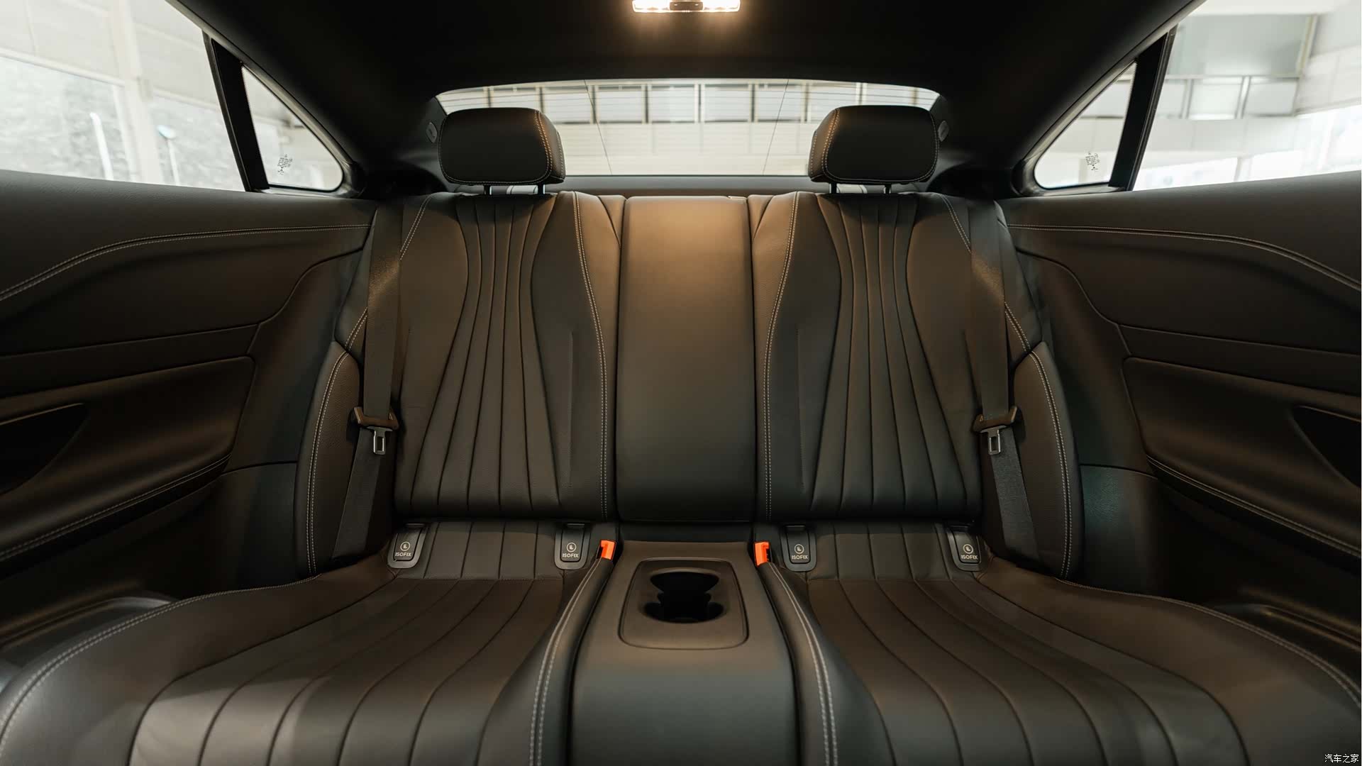 Mercedes-Benz E-Class, 2022 14
