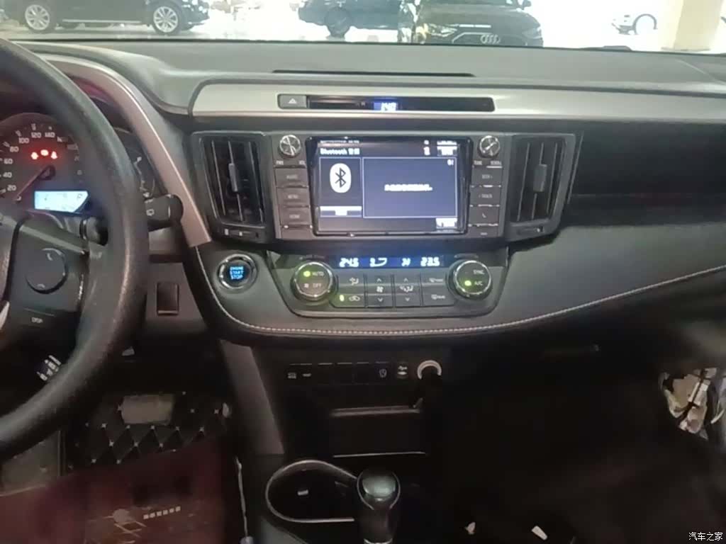 Toyota RAV4, 2017 13