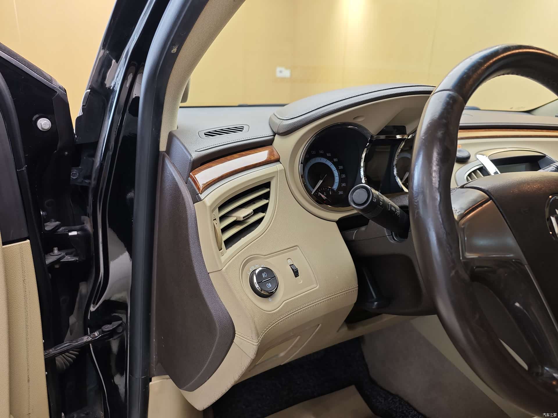 Buick LaCrosse, 2013 11