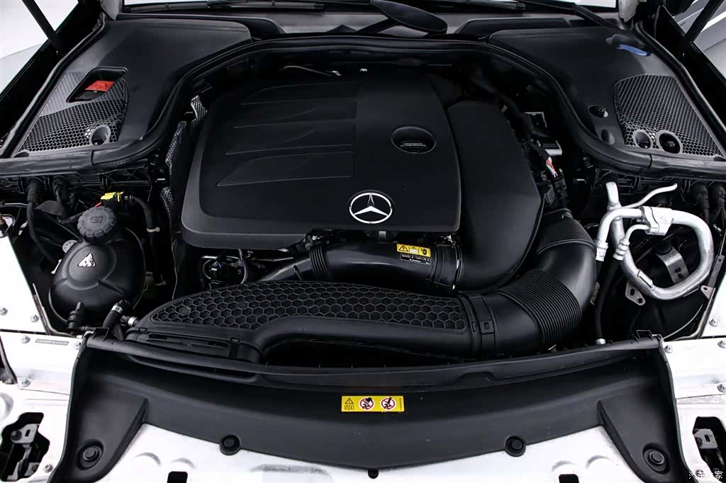 Mercedes-Benz E-Class, 2022 17
