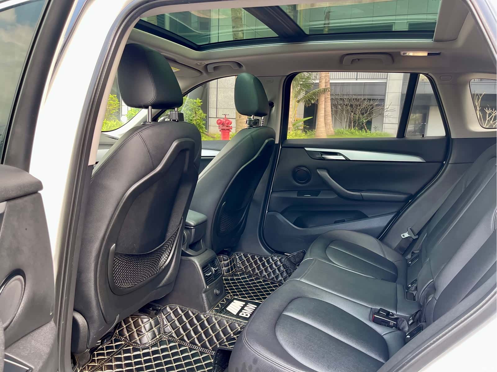 BMW X1, 2018 все фото