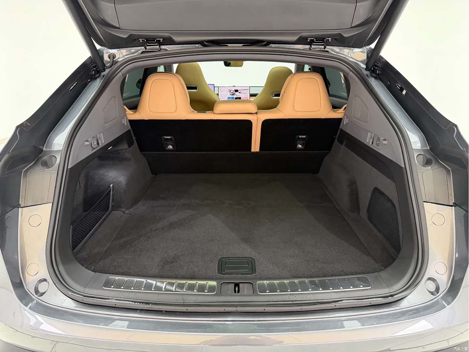 Luxeed R7, 2025 12