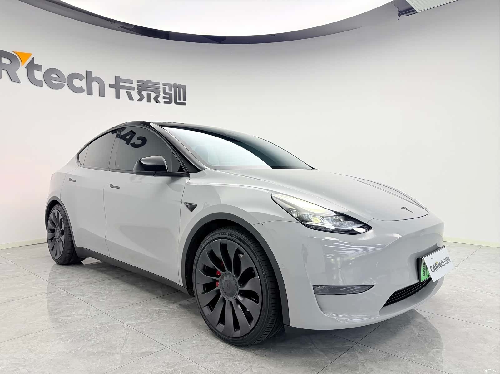 Tesla Model Y, 2023 3