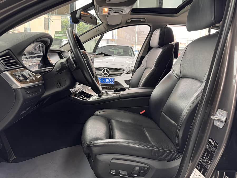 BMW 5 Series 2015, фото 19
