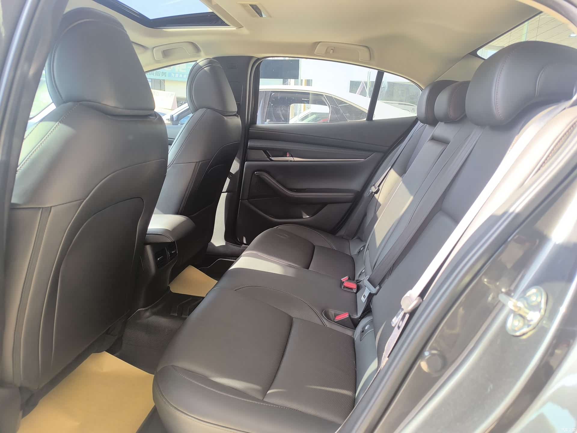 Mazda Mazda3, 2022 все фото