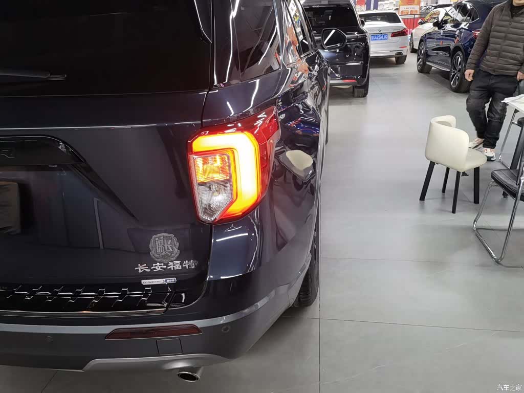 Ford Explorer, 2021 24
