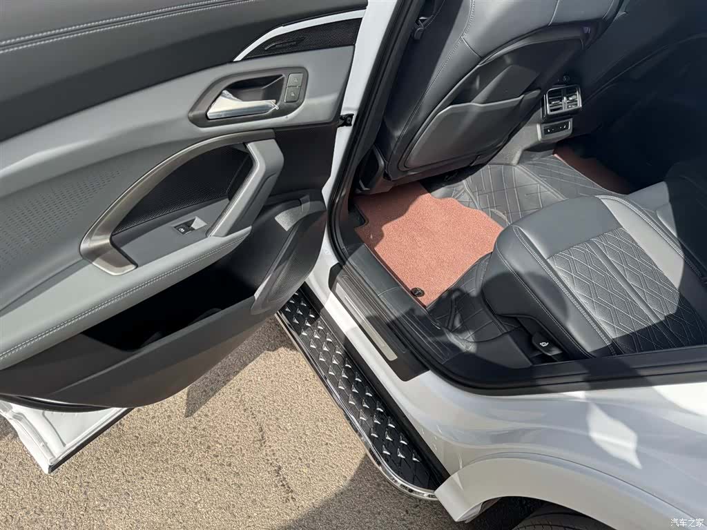 Audi Q5L, 2026 17
