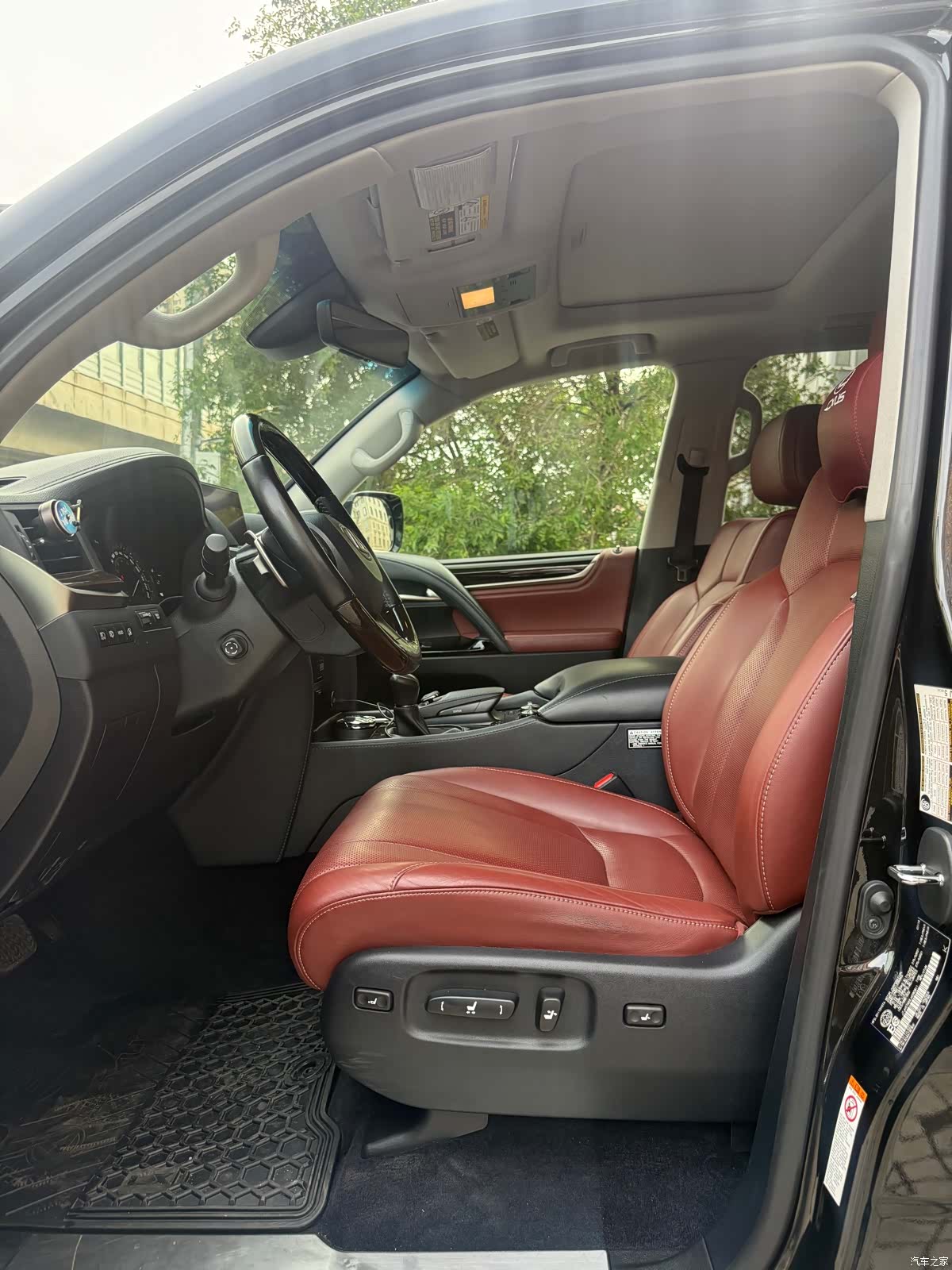 Lexus LX, 2019 8