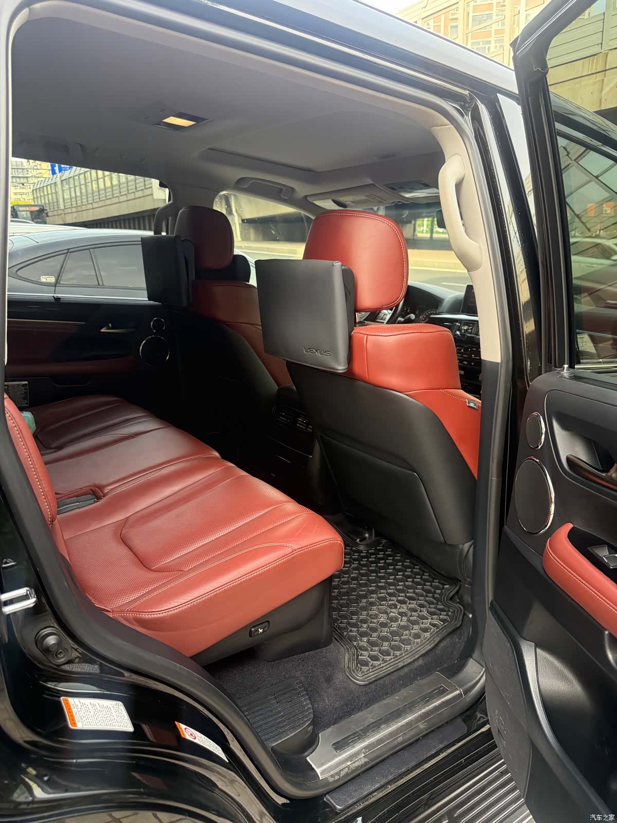 Lexus LX, 2019 13