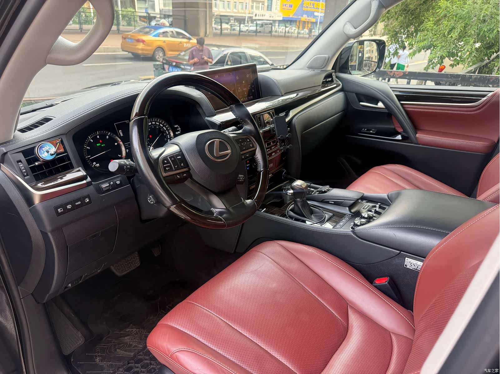 Lexus LX, 2019 9