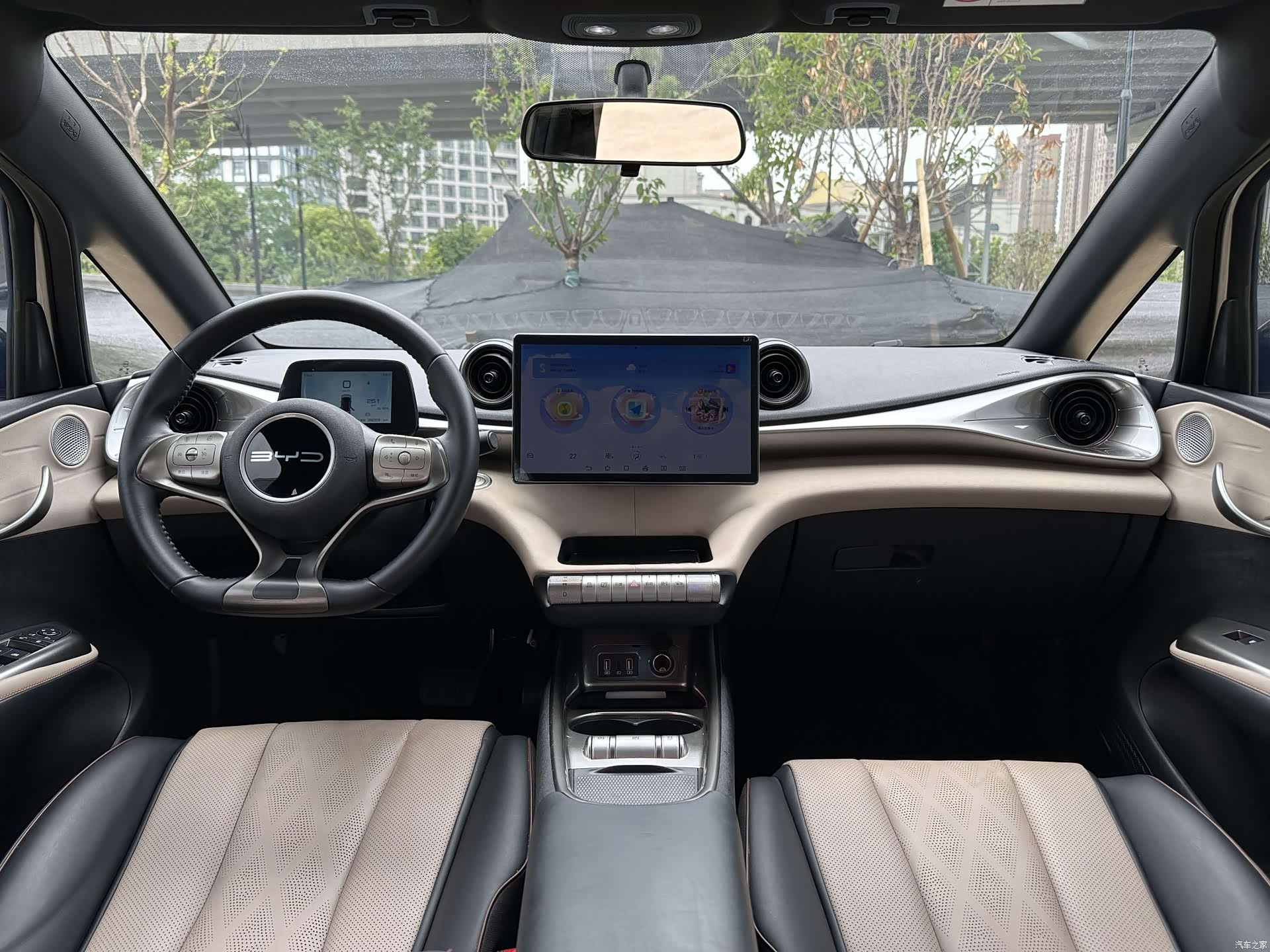 BYD Dolphin, 2023 14