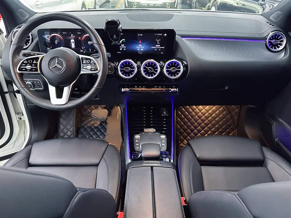 Mercedes-Benz GLA Mercedes-Benz GLA