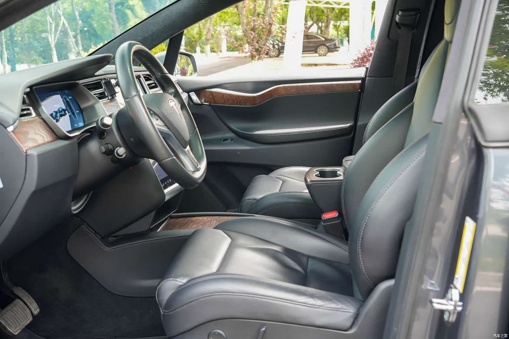 Tesla Model X, 2017 18