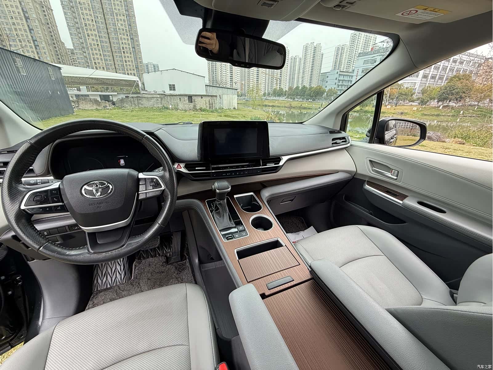 Toyota Sienna, 2022 11