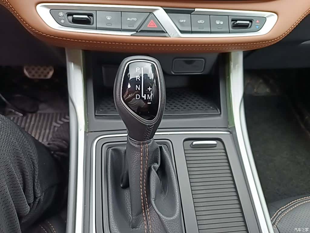 Geely X6, 2019 14