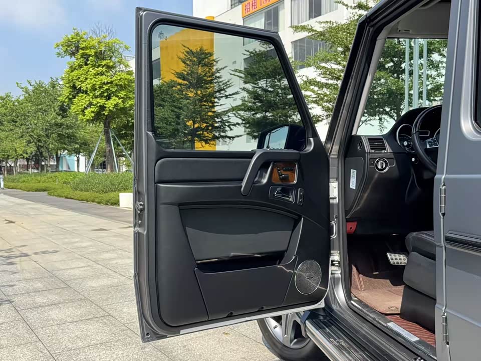 Mercedes-Benz G-class