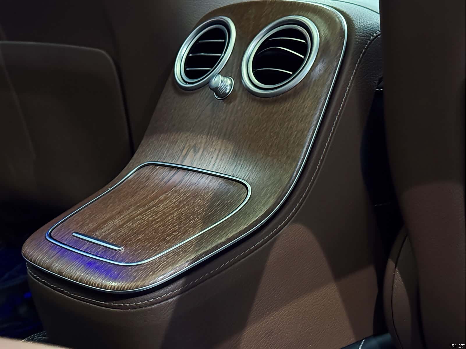Mercedes-Benz E-Class, 2023 11