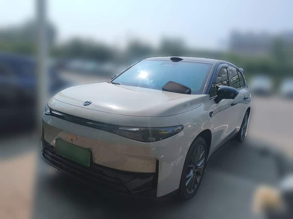 Leapmotor C10