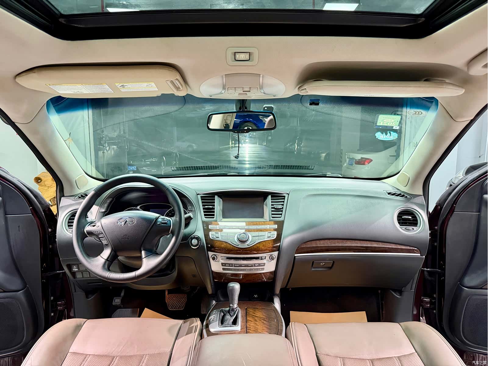 Infiniti JX35, 2014 17