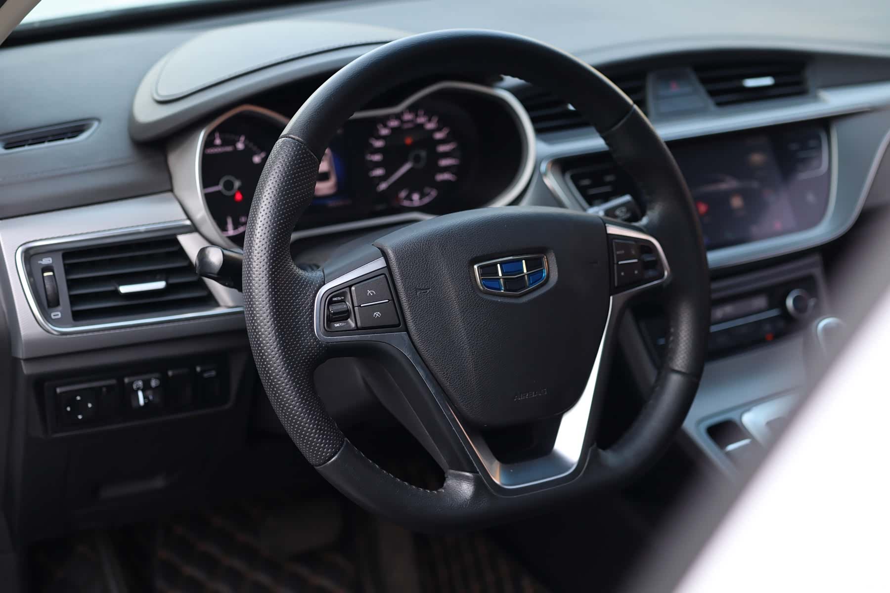 Geely Emgrand, 2019 19