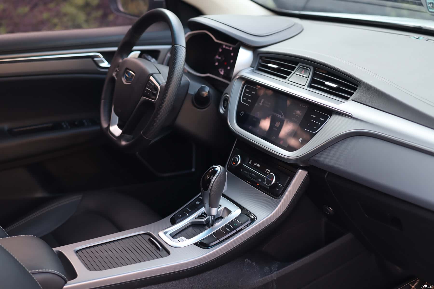 Geely Emgrand, 2019 24