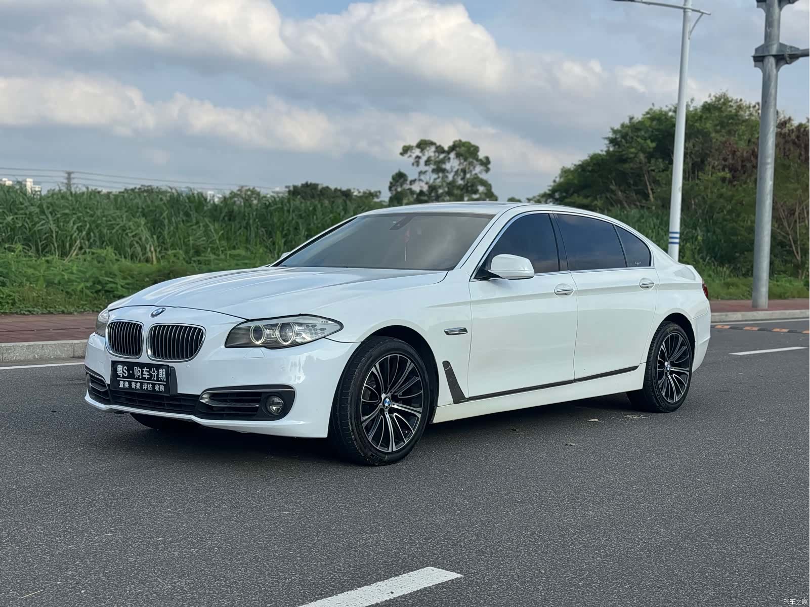 BMW 5 Series, 2011 1
