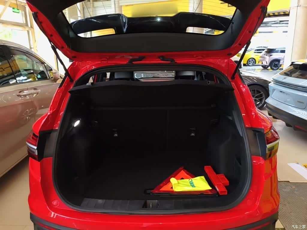 Geely Coolray, 2020 19