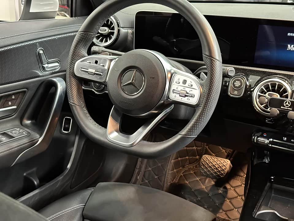 Mercedes-Benz Class A Mercedes-Benz Class A